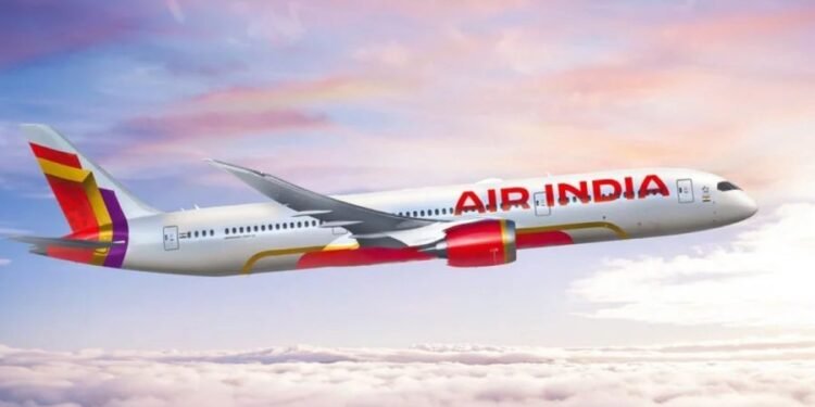 വിമാനയാത്രക്കാർക്ക് തിരിച്ചടി; ടിക്കറ്റ് നിരക്ക് കൂടും, ഇന്ധന സർചാർജ് പ്രഖ്യാപിച്ച് എയർ ഇന്ത്യ, പുതുക്കിയ നിരക്കുകൾ ഇങ്ങനെ