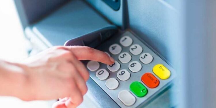 ഏപ്രിൽ 1 മുതൽ പോക്കറ്റ് ചോരും! ഇന്ത്യയിൽ എടിഎം നിയമങ്ങളിൽ വൻ മാറ്റം; നിങ്ങൾ അറിയേണ്ട 5 കാര്യങ്ങൾ 1 ഏപ്രിൽ 1 മുതൽ പോക്കറ്റ് ചോരും! ഇന്ത്യയിൽ എടിഎം നിയമങ്ങളിൽ വൻ മാറ്റം; നിങ്ങൾ അറിയേണ്ട 5 കാര്യങ്ങൾ