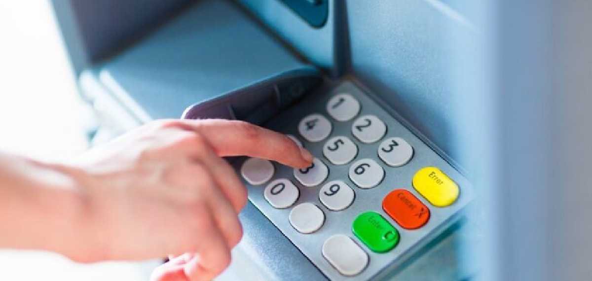 ഏപ്രിൽ 1 മുതൽ പോക്കറ്റ് ചോരും! ഇന്ത്യയിൽ എടിഎം നിയമങ്ങളിൽ വൻ മാറ്റം; നിങ്ങൾ അറിയേണ്ട 5 കാര്യങ്ങൾ