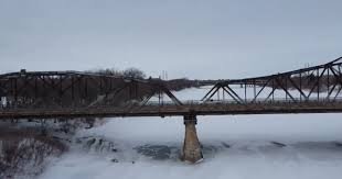 മഞ്ഞുരുകുന്നു, അപകടം കരുതിയിരിക്കണം! നദികളിലും തടാകങ്ങളിലും ഇറങ്ങരുതെന്ന് മാനിറ്റോബയിൽ കർശന മുന്നറിയിപ്പ്