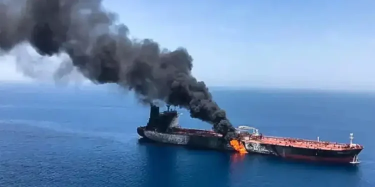 ഒമാൻ തീരത്ത് എണ്ണക്കപ്പലിന് നേരെ ഡ്രോൺ ബോട്ട് ആക്രമണം; ഇന്ത്യക്കാരൻ കൊല്ലപ്പെട്ടു 1 Oman Boat Drone Attack