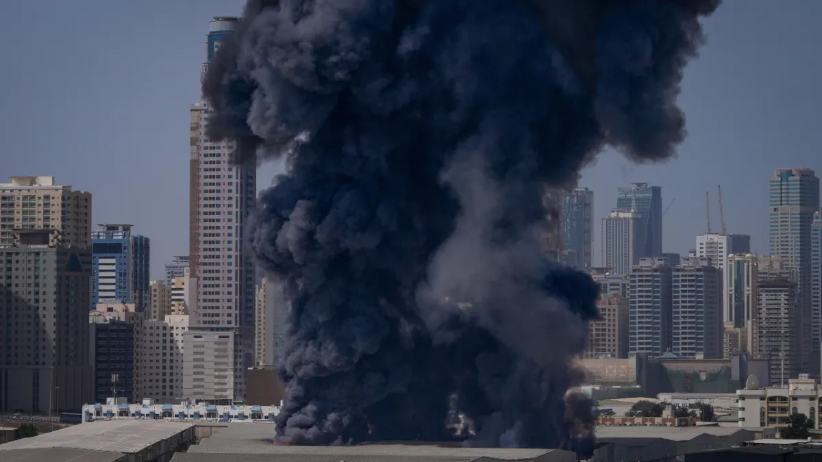 പശ്ചിമേഷ്യൻ സംഘർഷം: ഇന്ത്യയിൽ കുടുങ്ങിയ വിദേശികൾക്ക് വിസ ഇളവ്; ഓവർസ്റ്റേ പിഴ ഒഴിവാക്കി കേന്ദ്രം