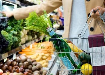 അമേരിക്ക-ഇറാൻ യുദ്ധം: കാനഡയിൽ ഇന്ധനവില കുതിക്കുന്നു; വിലക്കയറ്റ ഭീഷണിയിൽ ജനജീവിതം 1 അമേരിക്ക-ഇറാൻ യുദ്ധം: കാനഡയിൽ ഇന്ധനവില കുതിക്കുന്നു; വിലക്കയറ്റ ഭീഷണിയിൽ ജനജീവിതം