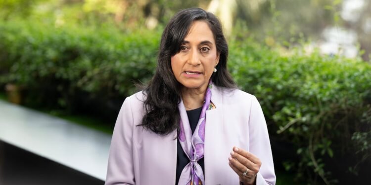 മിഡിൽ ഈസ്റ്റ് കത്തുന്നു!; പത്ത് രാജ്യങ്ങളിലേക്കുള്ള യാത്ര ഒഴിവാക്കാൻ കാനഡയുടെ കർശന നിർദ്ദേശം