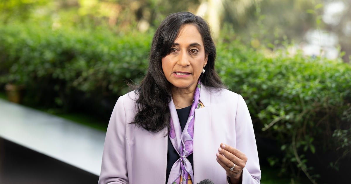 മിഡിൽ ഈസ്റ്റ് കത്തുന്നു!; പത്ത് രാജ്യങ്ങളിലേക്കുള്ള യാത്ര ഒഴിവാക്കാൻ കാനഡയുടെ കർശന നിർദ്ദേശം