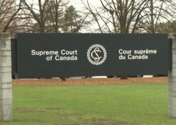 ക്യുബെക്കിൽ മതപ്രതീകങ്ങൾക്ക് വിലക്ക്: ബിൽ 21-ൽ സുപ്രീം കോടതിയിൽ വിചാരണ ആരംഭിച്ചു 5 board