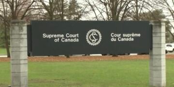 ക്യുബെക്കിൽ മതപ്രതീകങ്ങൾക്ക് വിലക്ക്: ബിൽ 21-ൽ സുപ്രീം കോടതിയിൽ വിചാരണ ആരംഭിച്ചു 2 board