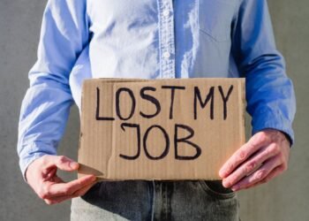 ഫെഡറൽ പദ്ധതികളിൽ വൻ വെട്ടിക്കുറയ്ക്കൽ; 40,000 സർക്കാർ തസ്തികകൾ നിർത്തലാക്കുന്നു, പകരം എഐ 2 board