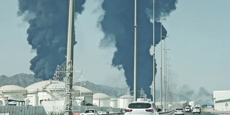 ഖാർഗ് ദ്വീപ് തകർത്തെന്ന് ട്രംപ്; യുഎഇയിൽ ഇറാന്റെ മിസൈൽ വർഷം, ആഗോള ഇന്ധനവിപണി കടുത്ത പ്രതിസന്ധിയിലേക്ക്; യുദ്ധം മൂന്നാം ആഴ്ചയിലേക്ക്