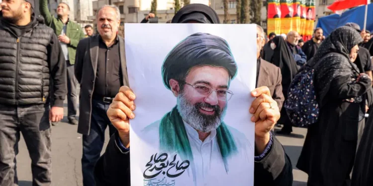 മുജ്തബ ഖമനയി എവിടെ? പശ്ചിമേഷ്യൻ യുദ്ധം നിർണ്ണായക ഘട്ടത്തിൽ; ഇറാൻ പരമോന്നത നേതാവിനെ തിരഞ്ഞ് സിഐഎയും മൊസാദും 1 മുജ്തബ ഖമനയി എവിടെ? പശ്ചിമേഷ്യൻ യുദ്ധം നിർണ്ണായക ഘട്ടത്തിൽ; ഇറാൻ പരമോന്നത നേതാവിനെ തിരഞ്ഞ് സിഐഎയും മൊസാദും