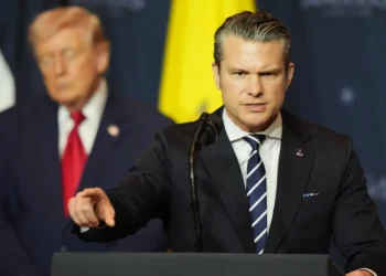 ഇറാന്റെ ആണവ കേന്ദ്രങ്ങൾ ലക്ഷ്യം; യുദ്ധം നിർണ്ണായക ഘട്ടത്തിൽ, പിന്മാറില്ലെന്ന് യുഎസ്