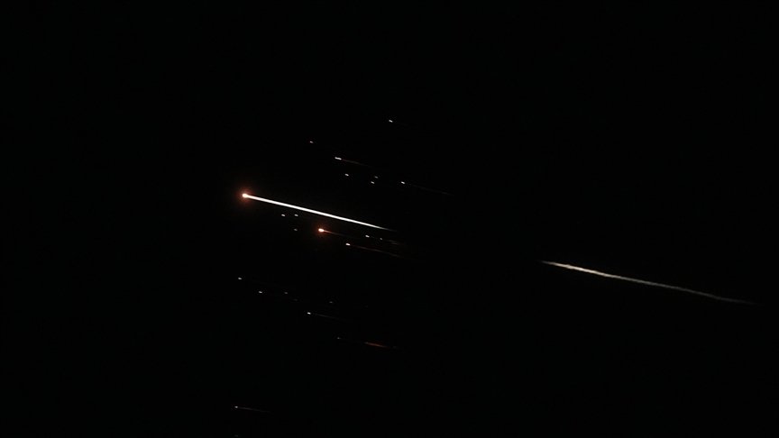 അബുദാബിയിലെ അൽ ഷവമേഖിൽ മിസൈൽ  അവശിഷ്ടം പതിച്ച് ഇന്ത്യക്കാരന് പരിക്ക്