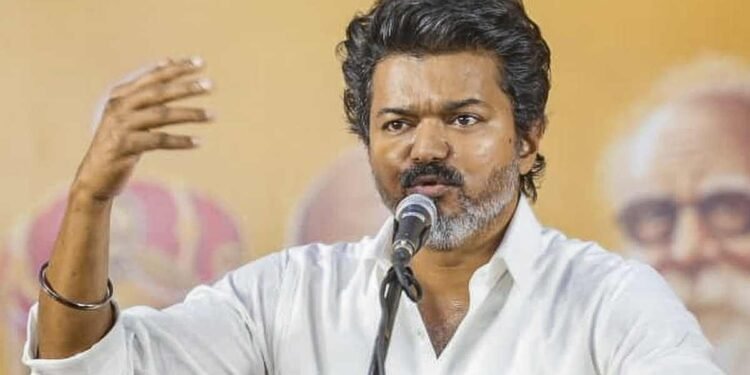 "മുഖ്യമന്ത്രി പദം, പാതി സീറ്റുകൾ"; വിജയ്ക്ക് ബിജെപിയുടെ വമ്പൻ ഓഫർ? വെളിപ്പെടുത്തലുമായി ടിവികെ നേതാവ്! 1 “മുഖ്യമന്ത്രി പദം, പാതി സീറ്റുകൾ”; വിജയ്ക്ക് ബിജെപിയുടെ വമ്പൻ ഓഫർ? വെളിപ്പെടുത്തലുമായി ടിവികെ നേതാവ്!