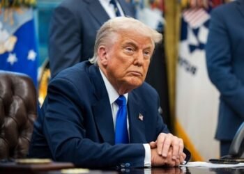 ഗതികെട്ട അവസ്ഥയിൽ നിർണ്ണായക തീരുമാനവുമായി അമേരിക്ക; ഇറാനുമേലുള്ള എണ്ണ ഉപരോധത്തിൽ ഇളവ് പ്രഖ്യാപിച്ചു