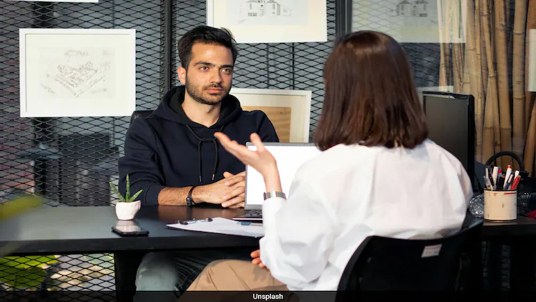 കൂടുതൽ യോഗ്യത വിനയാകുന്നു; സിവിയിൽ നിന്ന് അനുഭവപരിചയം വെട്ടിമുറിച്ച് ഉദ്യോഗാർത്ഥികൾ