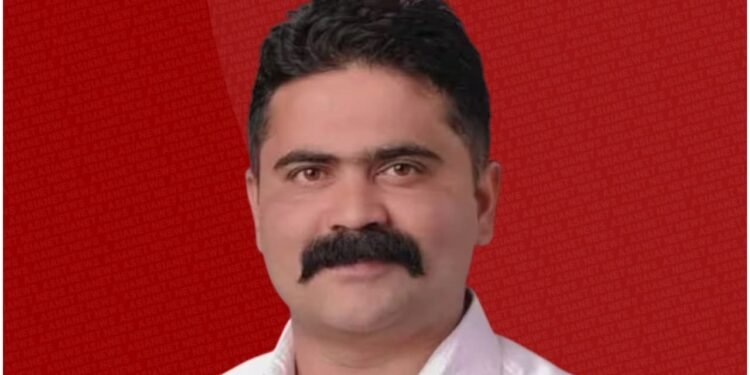 പാലക്കാട് നഗരസഭ കൗൺസിലർക്കെതിരെ പീഡന പരാതി; ദൃശ്യങ്ങൾ കൈമാറി യുവതി, പ്രശോഭിനെ കോൺഗ്രസ് പുറത്താക്കി