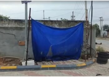 യുപിയിൽ പാകിസ്ഥാൻ ബന്ധമുള്ള വൻ ചാരശൃംഖല തകർത്തു; മുഖ്യസൂത്രധാരനടക്കം 22 പേർ പിടിയിൽ 3 യുപിയിൽ പാകിസ്ഥാൻ ബന്ധമുള്ള വൻ ചാരശൃംഖല തകർത്തു; മുഖ്യസൂത്രധാരനടക്കം 22 പേർ പിടിയിൽ