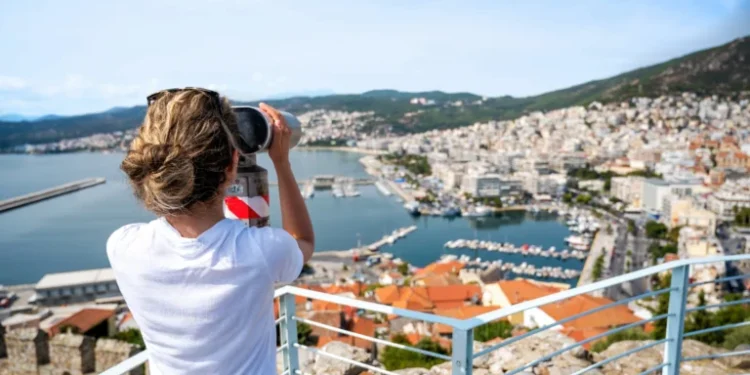 വിദേശത്ത് സ്ഥിരതാമസമാക്കണോ? ഈ രാജ്യങ്ങളിൽ വീട് വാങ്ങിയാൽ പൗരത്വവും ഗ്രീൻ കാർഡും സ്വന്തമാക്കാം; നിക്ഷേപകർക്ക് സുവർണ്ണാവസരം