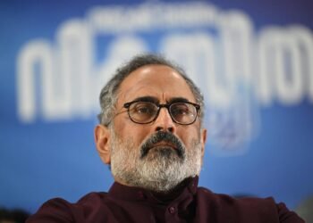 ശ്രീകൃഷ്ണനും മന്തിയും!പോസ്റ്റർ വിവാദത്തിൽ സി.പി.എമ്മിനും കോൺഗ്രസിനും രാജീവ് ചന്ദ്രശേഖറിന്റെ കൊട്ട്