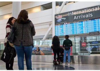 ഇറാൻ യുദ്ധം, കാനഡയിലും പ്രതിസന്ധി; വിമാന ടിക്കറ്റ് നിരക്കുകൾ ഉയർന്നേക്കും, സർവീസുകൾ വെട്ടിച്ചുരുക്കാൻ കമ്പനികൾ