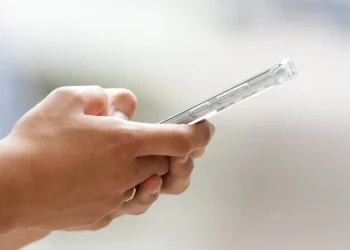 ഇനി ചാറ്റ്ബോട്ടുകളും നിരീക്ഷണത്തിൽ; ഡിജിറ്റൽ സുരക്ഷ ഉറപ്പാക്കാൻ കാനഡ 1 ഇനി ചാറ്റ്ബോട്ടുകളും നിരീക്ഷണത്തിൽ; ഡിജിറ്റൽ സുരക്ഷ ഉറപ്പാക്കാൻ കാനഡ