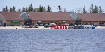 പ്രളയഭീതിയിൽ മനിറ്റോബ; പെഗ്വിസ് ഫസ്റ്റ് നേഷന് കൈത്താങ്ങായി ഫെഡറൽ സർക്കാർ 2 Manitoba's largest First Nation is calling for help from the Canadian Armed Forces as it prepares for another devastating flood
