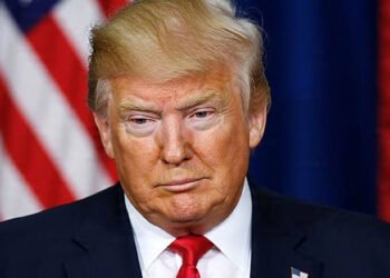 ഇറാന് ട്രംപിന്റെ 48 മണിക്കൂർ അന്ത്യശാസനം; ഹോർമുസ് ഉപരോധത്തിൽ നിലപാട് കടുപ്പിച്ച് യു.എസ് 1 ഇറാന് ട്രംപിന്റെ 48 മണിക്കൂർ അന്ത്യശാസനം; ഹോർമുസ് ഉപരോധത്തിൽ നിലപാട് കടുപ്പിച്ച് യു.എസ്