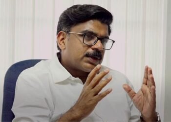 2018-ലെ പ്രളയം മനുഷ്യനിർമിതം; കേരളത്തെ മുക്കിക്കൊന്നതിന് പിന്നിൽ വൻ അഴിമതി; മന്ത്രിയുടെ ഓഡിയോ പുറത്തുവിട്ട് കുഴൽനാടൻ 1 2018-ലെ പ്രളയം മനുഷ്യനിർമിതം; കേരളത്തെ മുക്കിക്കൊന്നതിന് പിന്നിൽ വൻ അഴിമതി; മന്ത്രിയുടെ ഓഡിയോ പുറത്തുവിട്ട് കുഴൽനാടൻ