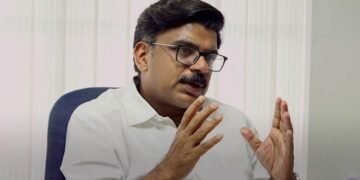 2018-ലെ പ്രളയം മനുഷ്യനിർമിതം; കേരളത്തെ മുക്കിക്കൊന്നതിന് പിന്നിൽ വൻ അഴിമതി; മന്ത്രിയുടെ ഓഡിയോ പുറത്തുവിട്ട് കുഴൽനാടൻ