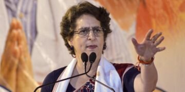 പത്ത് വർഷത്തെ ഭരണം എൽഡിഎഫിനെ അഹങ്കാരികളാക്കി; ബിജെപിയുമായി രഹസ്യ ധാരണയെന്ന് പ്രിയങ്ക ഗാന്ധി