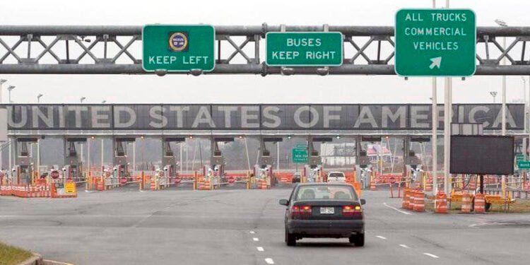 വിസ പുതുക്കുന്നതിനിടെ തടസ്സം; അമേരിക്കയിലേക്ക് തിരികെ പോകാനാകാതെ കനേഡിയൻ കുടുംബം പ്രതിസന്ധിയിൽ 1 USCanadaBorder