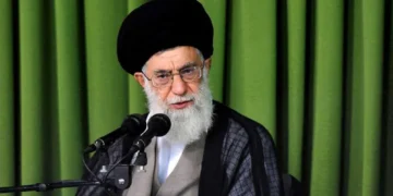 ഖമനയിയുടെ മൃതദേഹം സംസ്കരിക്കാതെ ഇറാൻ; 50 ദിവസമായി തുടരുന്ന അനിശ്ചിതത്വത്തിന് പിന്നിലെന്ത്? ഭരണകൂടം ലക്ഷ്യമിടുന്നതെന്ത്?