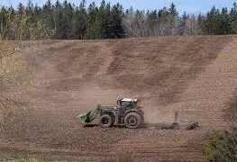 കർഷകരെ ചേർത്തുപിടിക്കാം; പ്രാദേശിക ഉത്പാദനത്തിനായി ശബ്ദമുയർത്തി 'മെയ്ഡ് വിത്ത് ലോക്കൽ' സി.ഇ.ഒ 3 കർഷകരെ ചേർത്തുപിടിക്കാം; പ്രാദേശിക ഉത്പാദനത്തിനായി ശബ്ദമുയർത്തി ‘മെയ്ഡ് വിത്ത് ലോക്കൽ’ സി.ഇ.ഒ