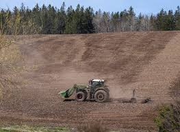കർഷകരെ ചേർത്തുപിടിക്കാം; പ്രാദേശിക ഉത്പാദനത്തിനായി ശബ്ദമുയർത്തി 'മെയ്ഡ് വിത്ത് ലോക്കൽ' സി.ഇ.ഒ 1 കർഷകരെ ചേർത്തുപിടിക്കാം; പ്രാദേശിക ഉത്പാദനത്തിനായി ശബ്ദമുയർത്തി ‘മെയ്ഡ് വിത്ത് ലോക്കൽ’ സി.ഇ.ഒ
