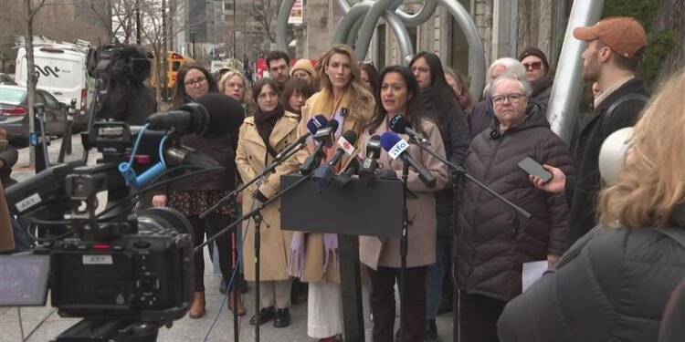 Some 600 people sign open letter calling for new Quebec law to prevent femicides