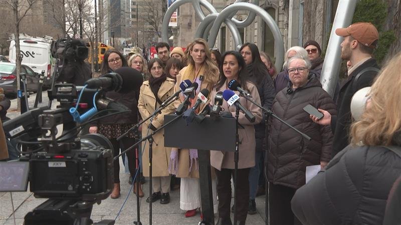Some 600 people sign open letter calling for new Quebec law to prevent femicides