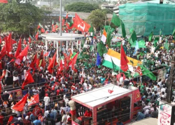 കേരളം പോളിംഗ് ബൂത്തിലേക്ക്; ആവേശപ്പോരാട്ടത്തിന് ഇന്ന് കൊട്ടിക്കലാശം, വിധിയെഴുത്ത് വ്യാഴാഴ്ച