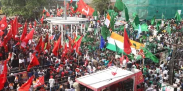 കേരളം പോളിംഗ് ബൂത്തിലേക്ക്; ആവേശപ്പോരാട്ടത്തിന് ഇന്ന് കൊട്ടിക്കലാശം, വിധിയെഴുത്ത് വ്യാഴാഴ്ച 3 കേരളം പോളിംഗ് ബൂത്തിലേക്ക്; ആവേശപ്പോരാട്ടത്തിന് ഇന്ന് കൊട്ടിക്കലാശം, വിധിയെഴുത്ത് വ്യാഴാഴ്ച