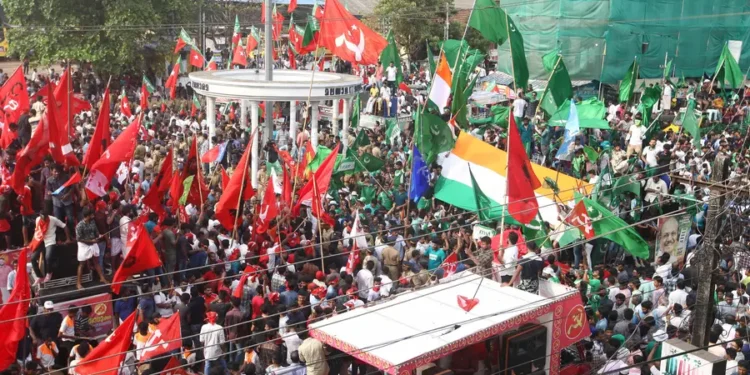 കേരളം പോളിംഗ് ബൂത്തിലേക്ക്; ആവേശപ്പോരാട്ടത്തിന് ഇന്ന് കൊട്ടിക്കലാശം, വിധിയെഴുത്ത് വ്യാഴാഴ്ച