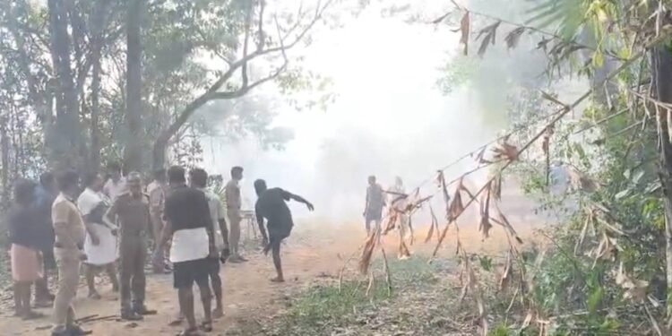 തൃശൂർ മുണ്ടത്തിക്കോട് വെടിക്കെട്ട് പുരയിൽ ഉഗ്രസ്ഫോടനം; മൂന്ന് പേർക്ക് ദാരുണാന്ത്യം, നാൽപതോളം പേർക്ക് പരിക്ക്
