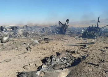 ഇറാനിൽ അതിസാഹസിക രക്ഷാദൗത്യം; സൈനിക രഹസ്യങ്ങൾ ചോരാതിരിക്കാൻ സ്വന്തം വിമാനങ്ങൾ ബോംബിട്ട് തകർത്ത് അമേരിക്ക 1 ഇറാനിൽ അതിസാഹസിക രക്ഷാദൗത്യം; സൈനിക രഹസ്യങ്ങൾ ചോരാതിരിക്കാൻ സ്വന്തം വിമാനങ്ങൾ ബോംബിട്ട് തകർത്ത് അമേരിക്ക