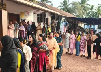 വോട്ടെടുപ്പ് സമയം അവസാനിച്ചു; കനത്ത പോളിങ്ങോടെ കേരളം വിധിയെഴുതി
