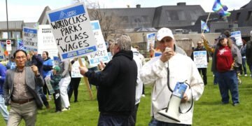 Niagara Parks Workers on Strike