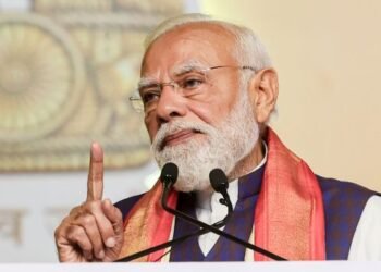 ഇന്ധനക്ഷാമം മറികടക്കാൻ സുപ്രധാന നീക്കം; സുരക്ഷ വാഹനങ്ങൾ വെട്ടിക്കുറക്കാൻ പ്രധാനമന്ത്രിയുടെ നിർദ്ദേശം