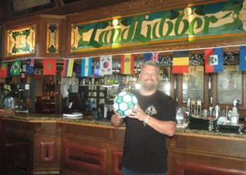 Watch the World Cup and get a VIP table; Landlubber Pub has prepared great offers for football fans