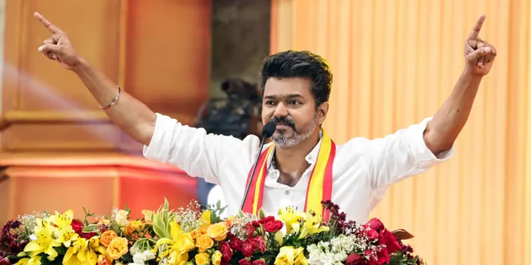 പുതിയ സഖ്യത്തിനൊരുങ്ങി വിജയ്; പിന്തുണയ്ക്കുന്ന പാർട്ടികളുമായി അടിയന്തര യോഗം 1 പുതിയ സഖ്യത്തിനൊരുങ്ങി വിജയ്; പിന്തുണയ്ക്കുന്ന പാർട്ടികളുമായി അടിയന്തര യോഗം