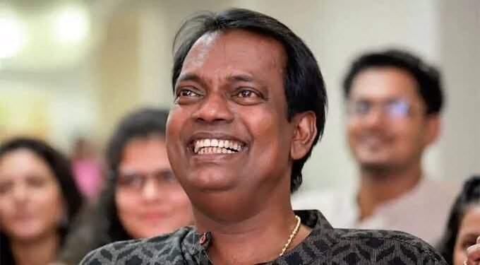 നടൻ സലിം കുമാറിന് ഔദ്യോഗിക ബഹുമതികളോടെ വിട; ഭൗതികശരീരം ‘ലാഫിങ് വില്ല’യിൽ സംസ്‌കരിച്ചു
