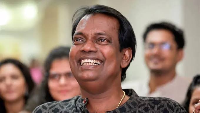 നടൻ സലിം കുമാറിന് ഔദ്യോഗിക ബഹുമതികളോടെ വിട; ഭൗതികശരീരം ‘ലാഫിങ് വില്ല’യിൽ സംസ്‌കരിച്ചു