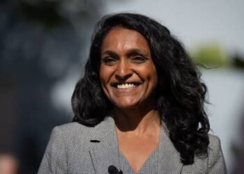അമിത ലൈറ്റിംഗിന് ഇനി കടുത്ത പിഴ? രാത്രികാല ലൈറ്റിംഗ് നിയന്ത്രിക്കാൻ പ്രത്യേക ചട്ടങ്ങൾ അനിവാര്യമെന്ന് കൗൺസിലർ