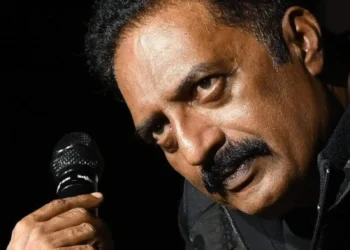 മൂന്ന് സംസ്ഥാനങ്ങളിലായി 4 വോട്ടർ ഐഡി; നടൻ പ്രകാശ് രാജിനെതിരെ ജാമ്യമില്ലാ വാറന്റ് 4 മൂന്ന് സംസ്ഥാനങ്ങളിലായി 4 വോട്ടർ ഐഡി; നടൻ പ്രകാശ് രാജിനെതിരെ ജാമ്യമില്ലാ വാറന്റ്